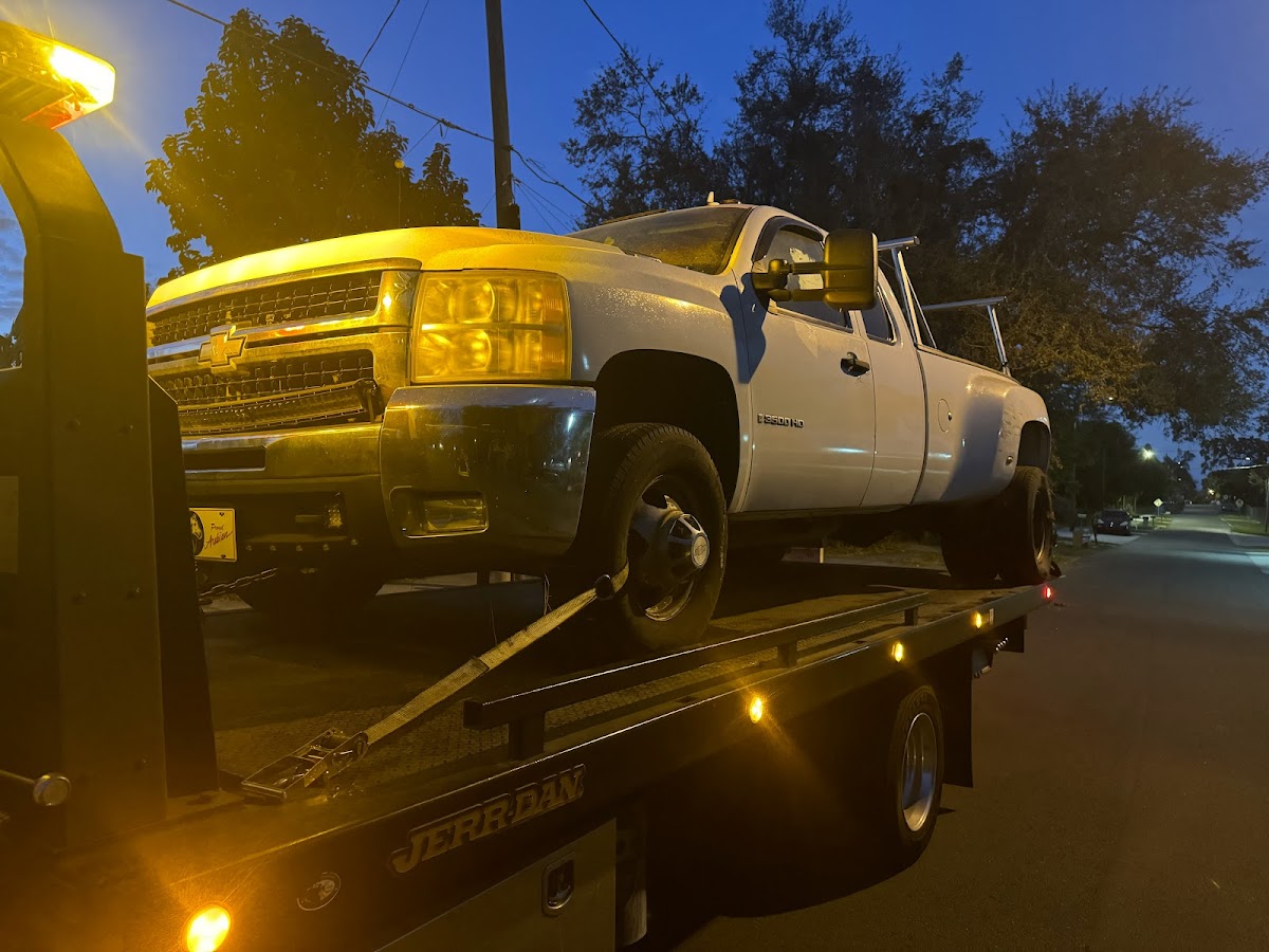 ORLANDO TOWING 24/7 GRUA ACTIVO work photo 2